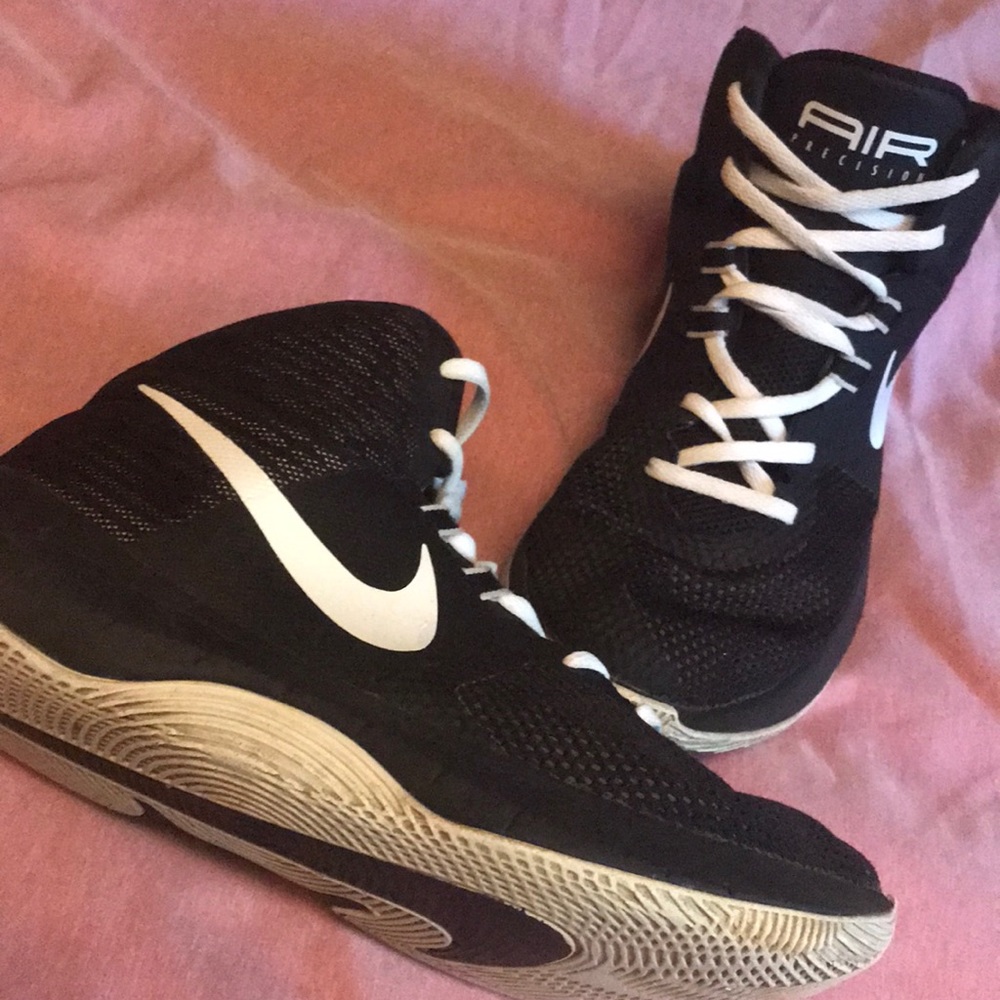 Nike men’s precision size 8
